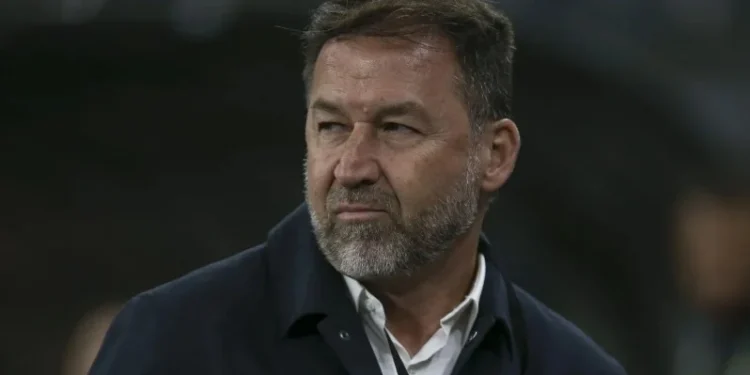 Corinthians atrasa salários de jogadores e comissão técnica