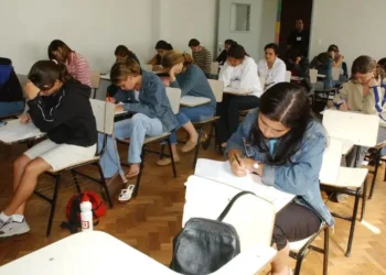 Os estudantes que perderam a prova já podem pedir dispensa • Agência Brasil