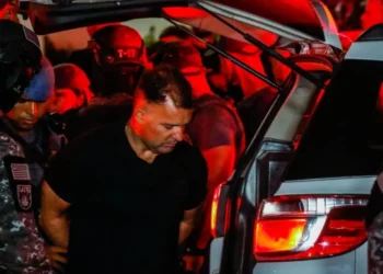 Um GCM em surto atira no secretário adjunto de Segurança, Adilson Moreira, na Prefeitura de Osasco • Aloísio Maurício/FotoArena/Estadão Conteúdo