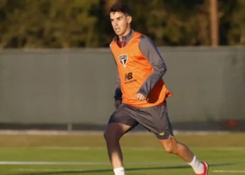 Oscar em treino do São Paulo • Foto: Rubens Chiri / saopaulofc