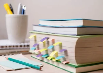 Veja dicas para montar seu cronograma de estudos para 2025 • Freepik