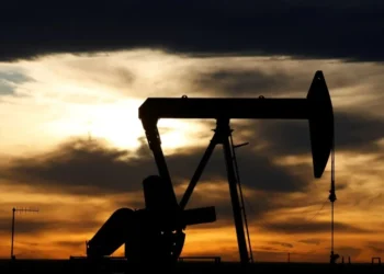 Extracão de petróleo em Loving County, Texas, EUA • Angus Mordant/Reuters