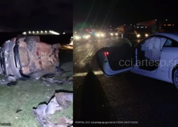 Carros de luxo envolvidos em acidente na Rodovia dos Bandeirantes (SP) • Reprodução/Artesp