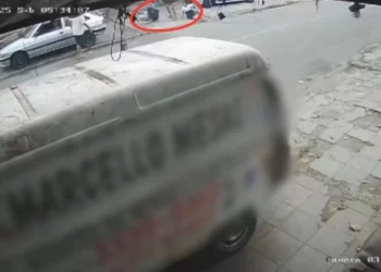 Câmera flagrou o momento em que o torcedor do Fluminense é assassinado no Rio • Reprodução