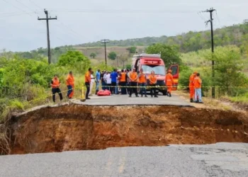 Rodovia de Sergipe, que cedeu e matou três pessoas, será substituída por ponte • Defesa Civil do Sergipe