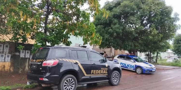 Suspeitos de homicídio e tráfico de drogas são alvos de 17 mandados em operação contra o crime organizado