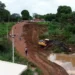 Acessos para balsas começam a ser construídos mais de 20 dias após queda de ponte; funcionamento segue sem prazo