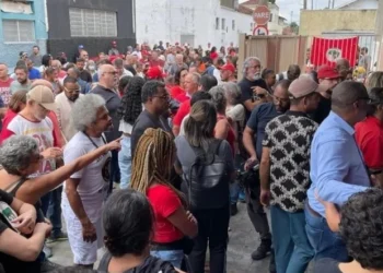 Velório das vítimas do ataque ao assentamento do MST, em Tremembé, interior de São Paulo • Douglas Mansur | comunicação MST