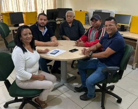 Vereadores buscam alternativas para manter escola aberta