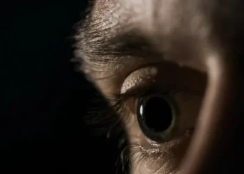 Entenda o que é um trauma ou lesão ocular • Freepik