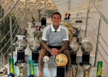 Dudu voltou a atacar Leila Pereira nas redes sociais • Reprodução/Instagram