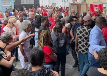 Velório das vítimas do ataque ao assentamento do MST, em Tremembé, interior de São Paulo • Douglas Mansur | comunicação MST