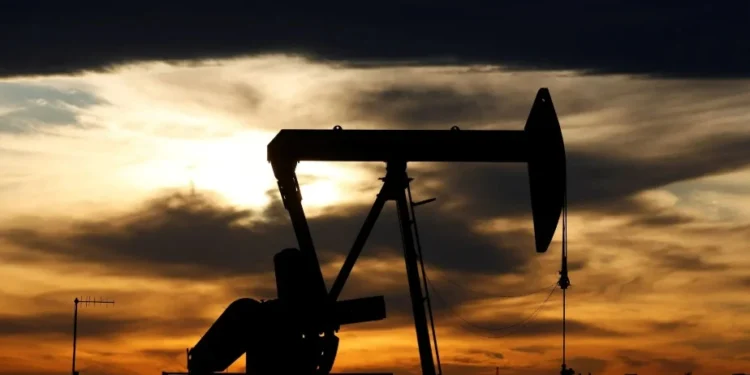 AIE reduz projeção de demanda por petróleo e vê crescimento forte em 2025