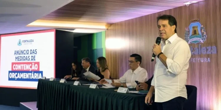 Prefeito de Fortaleza reduz próprio salário em 20%