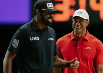 Tiger Woods perdeu na estreia da TGL, nova liga de golfe indoor de alta tecnologia • Reprodução/X TGL
