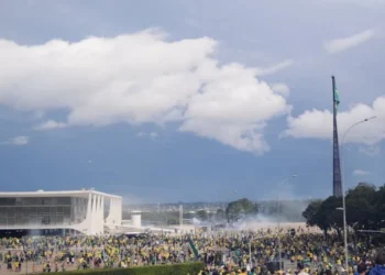 Atos antidemocráticos no dia 8 de janeiro de 2023 • Lucas Neves/Enquadrar/Estadão Conteúdo