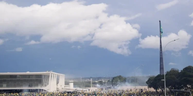 Atos antidemocráticos no dia 8 de janeiro de 2023 • Lucas Neves/Enquadrar/Estadão Conteúdo