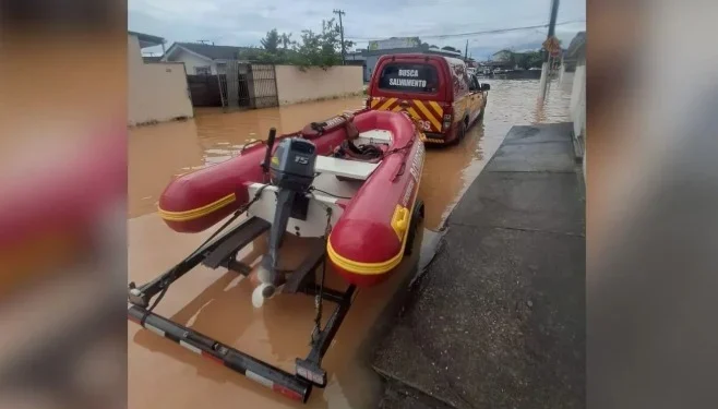 Bombeiros atuam nas operações de resgate em Santa Catarina • Divulgação/CBMSC