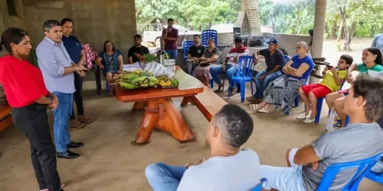 Prefeitura de Palmas cadastra 30 pequenos agricultores de Taquari para oferecer serviços de gradagem e orientação técnica