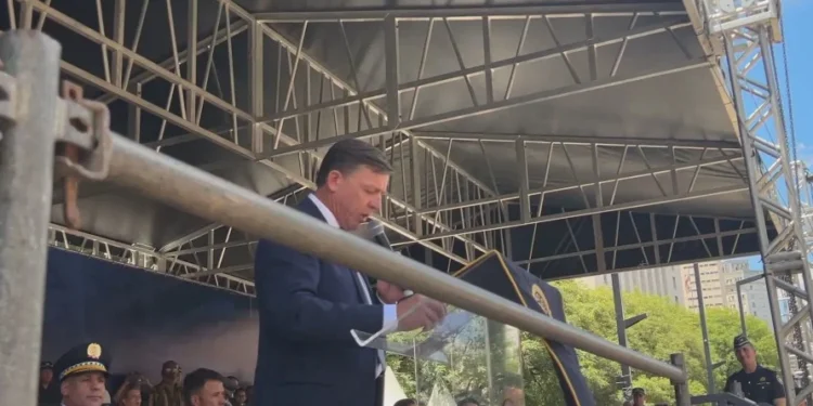 “Que chore a mãe do criminoso”, diz secretário de Nunes em formatura da GCM