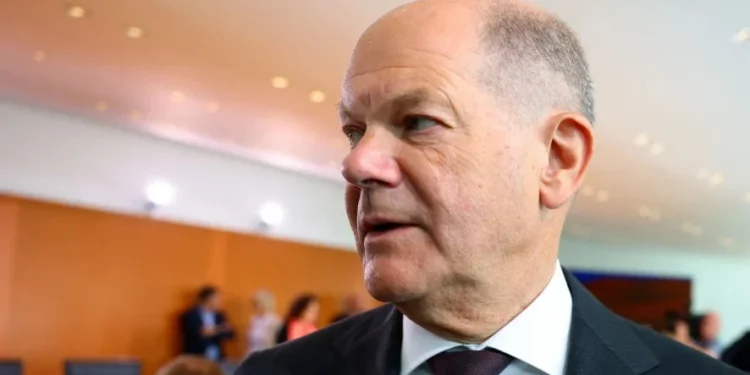 Em Davos, chanceler da Alemanha cita conversa com Trump e fala de parceria