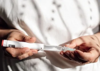 Semaglutida é o princípio ativo de medicamentos para obesidade e diabetes tipo 2, como o Wegovy e o Ozempic, respectivamente • Iuliia Burmistrova/GettyImages