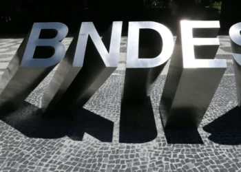Logo do BNDES na sede do banco no Rio de Janeiro • 08/01/2019REUTERS/Sergio Moraes
