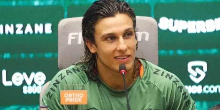 Canobbio é apresentado e se empolga com “time de guerreiros” no Fluminense