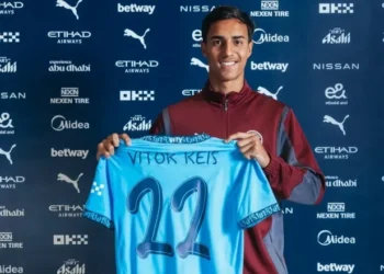 Zagueiro é considerado uma "Cria da Academia", como são chamadas as joias da base palmeirense • Foto: mancity.com