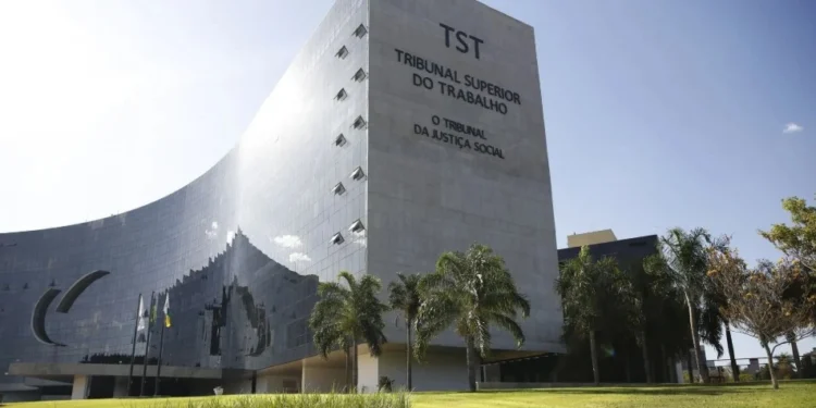 Supersalários: ministros do TST receberam até R$ 419 mil em dezembro