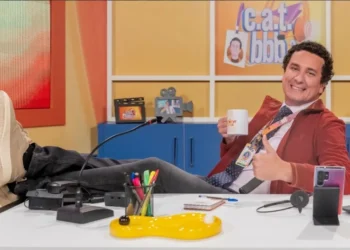 O CAT volta em mais uma edição do reality show com piadas e músicas sobre os participantes do BBB 25 • Globo/ Léo Rosário