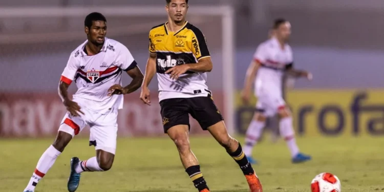 São Paulo vai à final da Copinha após bater Criciúma com pênaltis no fim