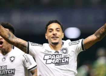 Gregore abriu o placar para o Botafogo contra o Palmeiras pelo Brasileirão • Vitor Silva/Botafogo