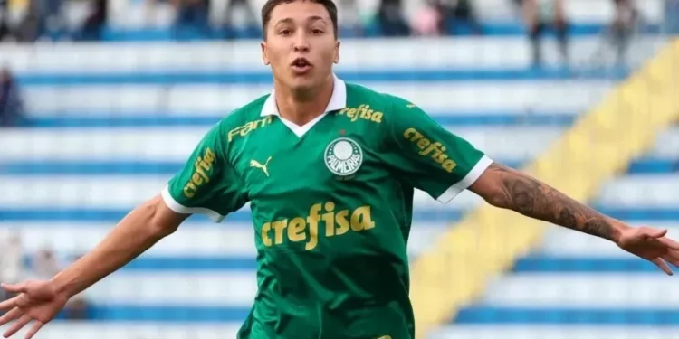 Santos x Palmeiras: Joia do Verdão vai jogar primeiro clássico como titular