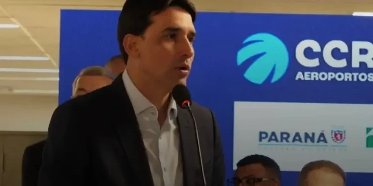 Ministro: passagens não devem subir após fusão de Azul e Gol