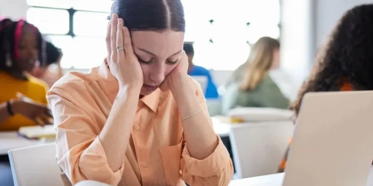 TDAH aumenta risco de problemas de saúde mental, diz estudo