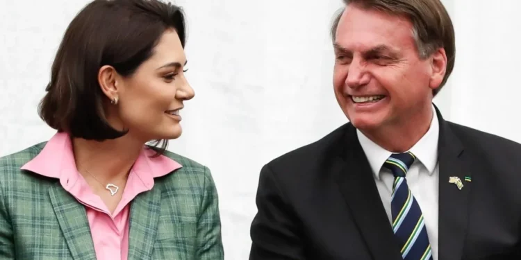 Bolsonaro fala em “hipótese” sobre Michelle em 2026