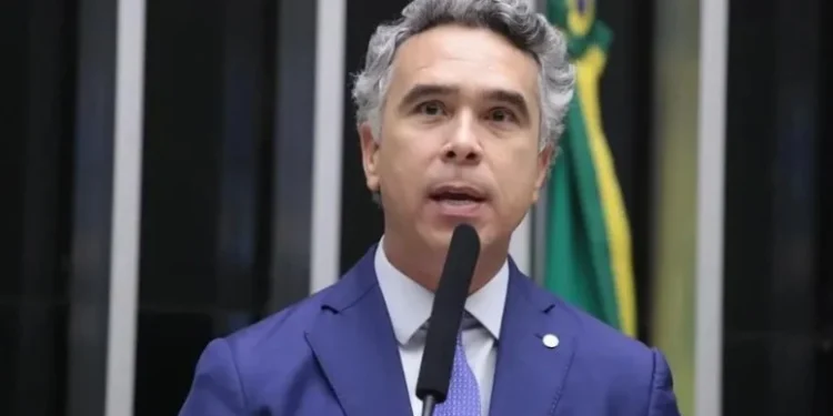 Bancada da Educação envia carta por desbloqueio de recursos do Pé-de-Meia