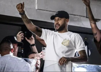 Neymar durante jogo do Santos na Vila Belmiro • Raul Baretta/ Santos FC