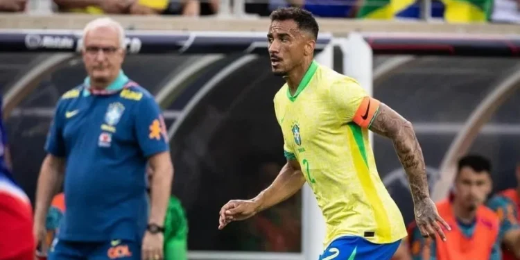 Lateral da Seleção Brasileira acerta com o Flamengo, diz jornalista