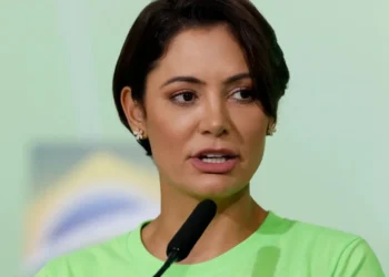 Michelle ironiza depoimento de Cid sobre vínculo dela com plano golpista