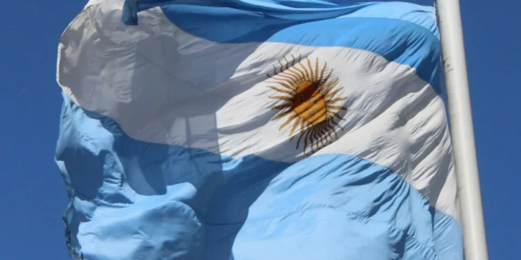 Argentinos trocam carne bovina por frango em meio alta dos preços