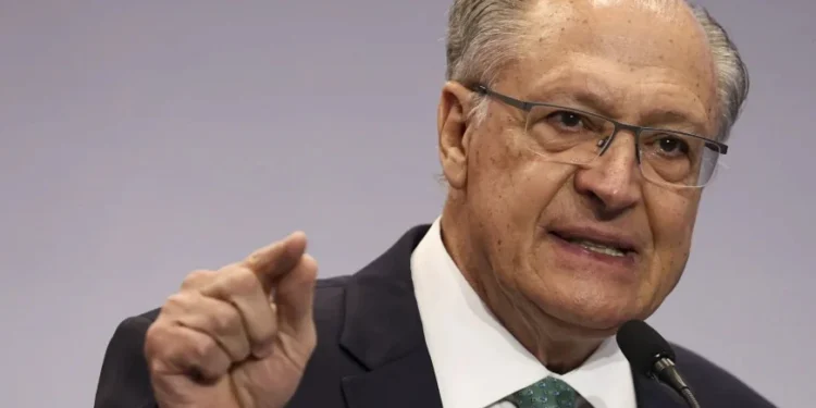 Diretrizes de Trump não devem afetar investimentos no Brasil, diz Alckmin