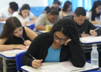 Lista de espera é para estudantes que não foram aprovados na chamada regular • Rogéro Cassimiro/Educação SP