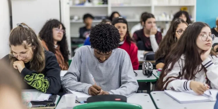 Matrícula deve ser realizada na instituição que o estudante foi aprovado • Paulo Savala/Educação SP