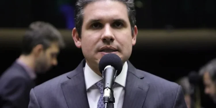 Bancada do Rio de Janeiro pedirá apoio de Motta para derrubar vetos de Lula