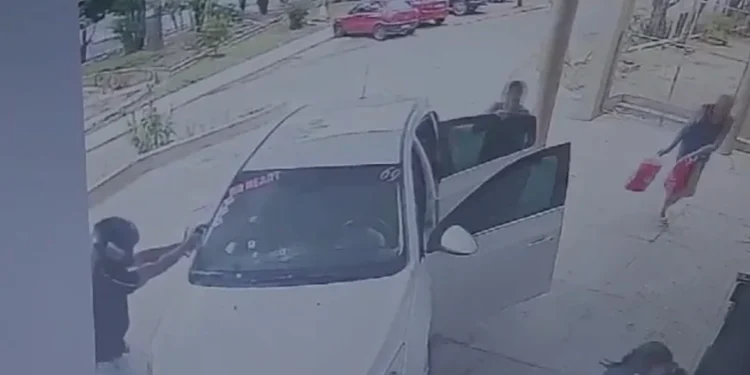 Mulher é morta pelo ex-companheiro na porta de hospital no RS