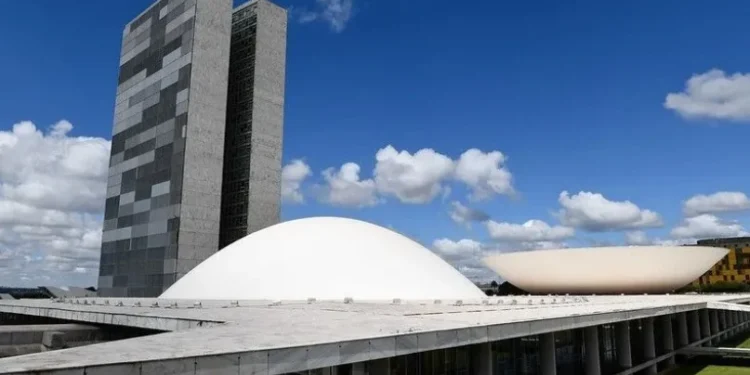 Veja os cargos-chave disputados além da presidência da Câmara e Senado