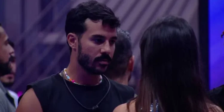 Mateus e Vitória Strada tiveram pequeno atrito em festa • Reprodução