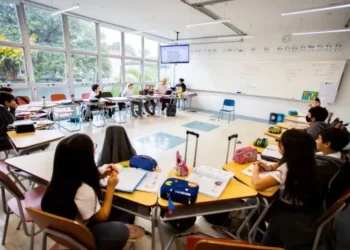 Sala de aula na Escola Lourenço Castanho • Divulgação